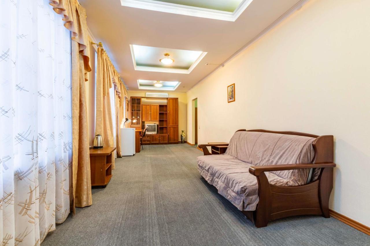 Gostinica Bolsoi Ural Hotel Екатеринбург Екстериор снимка